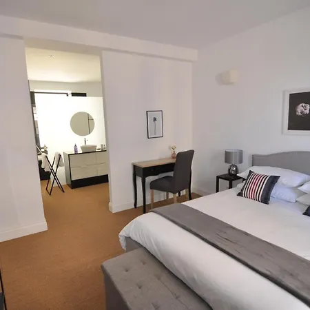 Gostinjska kuća Les Tourelles 3*