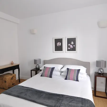 Les Tourelles Гостьовий будинок 3*