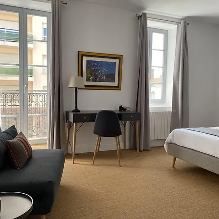 Les Tourelles Pensionat 3*